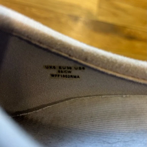 Hunter Women’s Slip-On Platform Clogs in Blush Pink - Picture 5 of 6